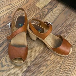 Mia wood and leather clogs. handmade in Sweden.